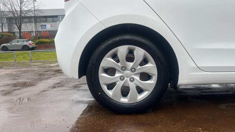 Hyundai i20 1.2 MPi S Connect 5dr Petrol Hatchback